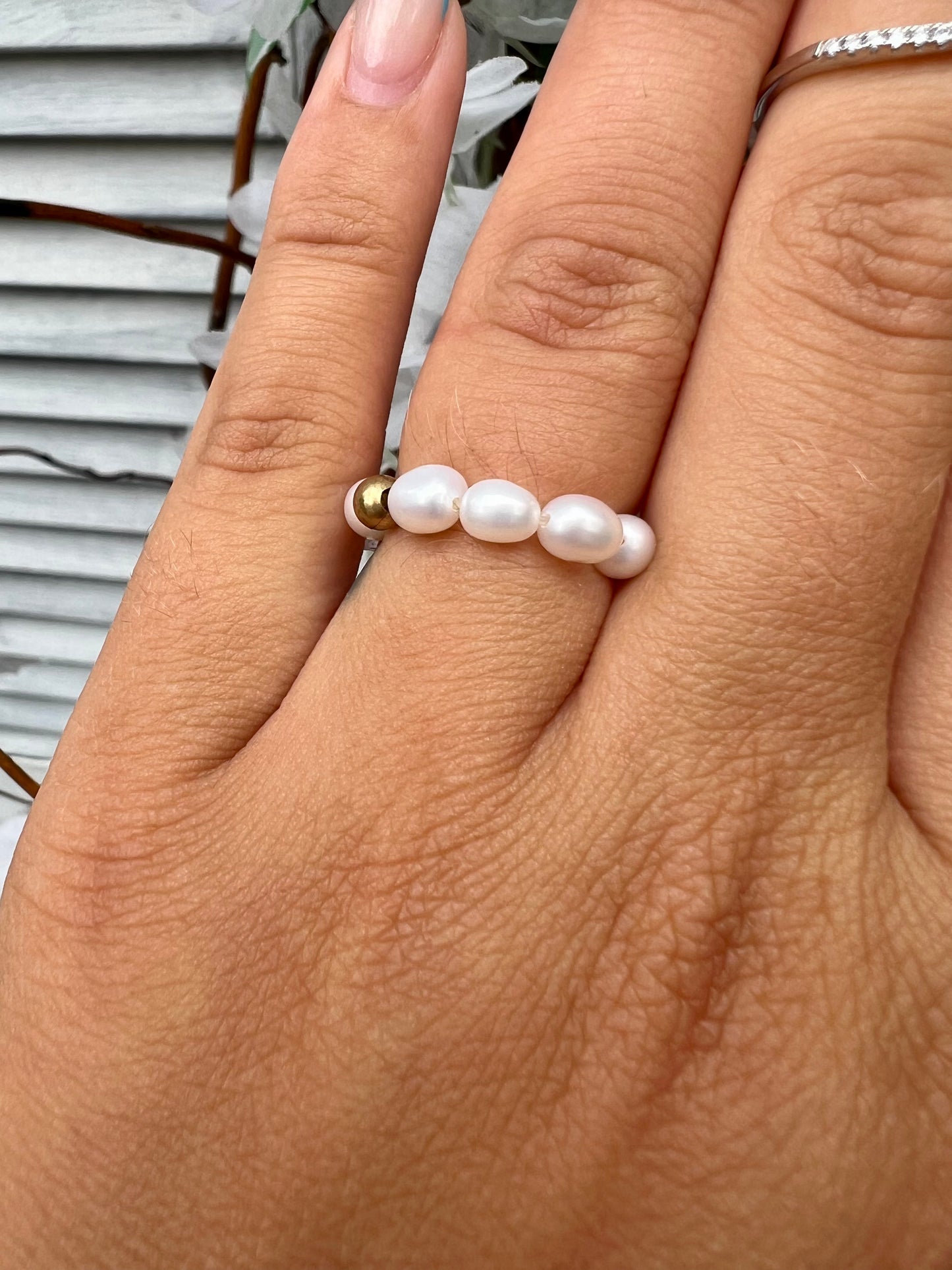 Stretchy Pearl Ring